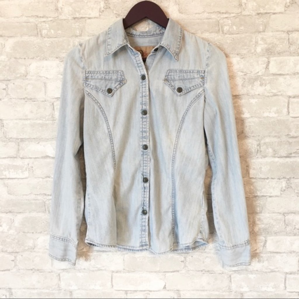 Gap Denim Collar Button Down